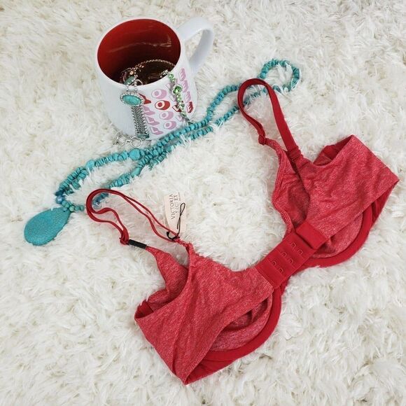 Victoria's Secret Body By Red Unlined Semi Demi 32C NWT - Picture 4 of 5